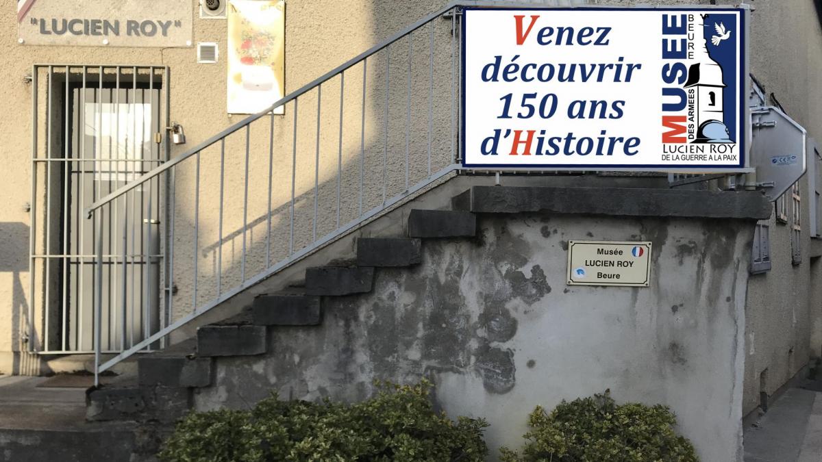 Photo devant musee
